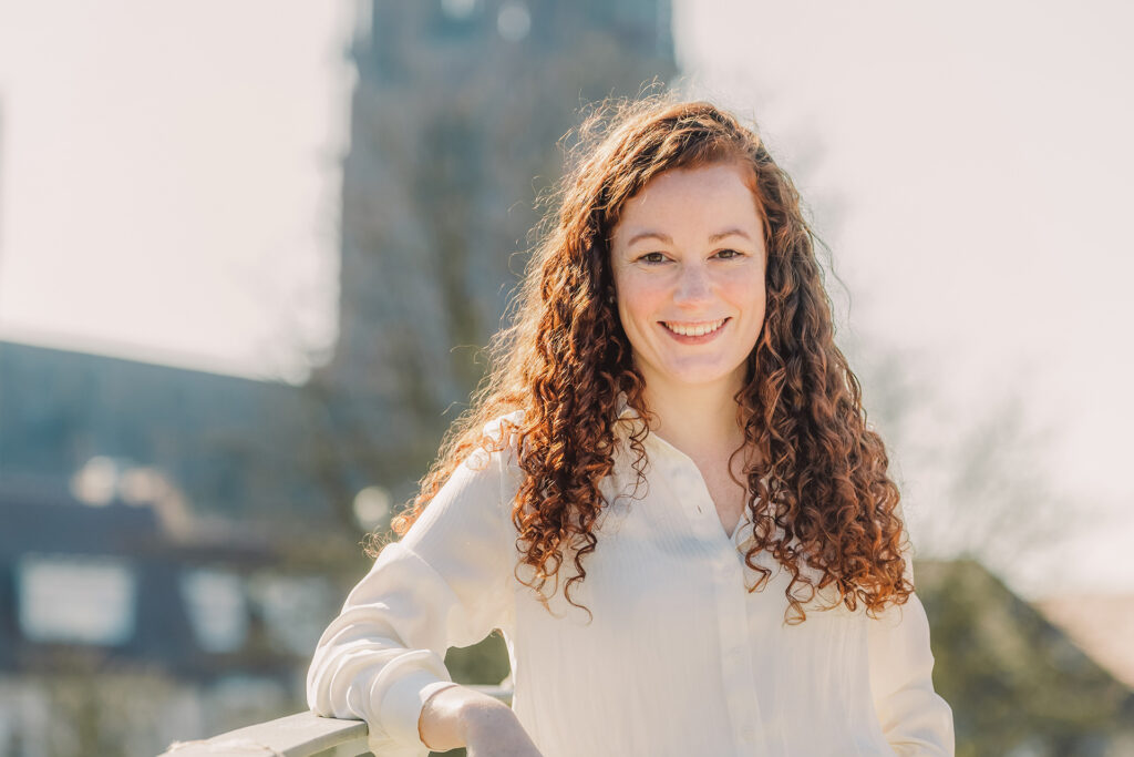 SPD-Direktkandidatin im Wahlkreis 281/Freiburg Julia Söhne auf dem Schlossberg in Freiburg